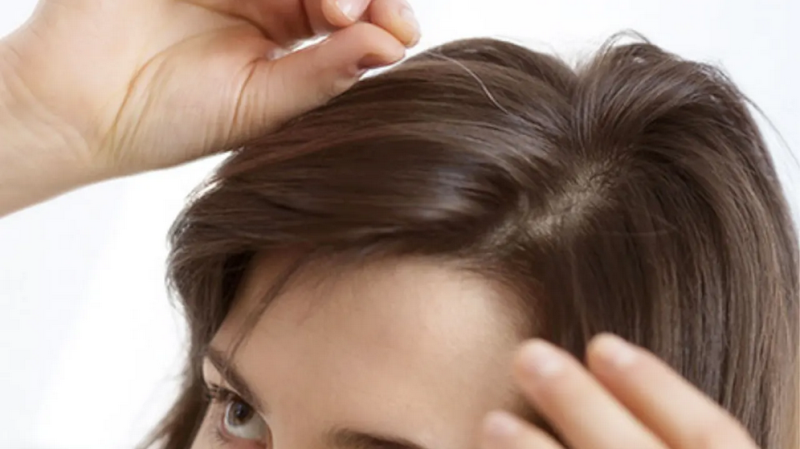 অপ্রাপ্ত বয়সে চুলে পাক ধরলে করণীয়